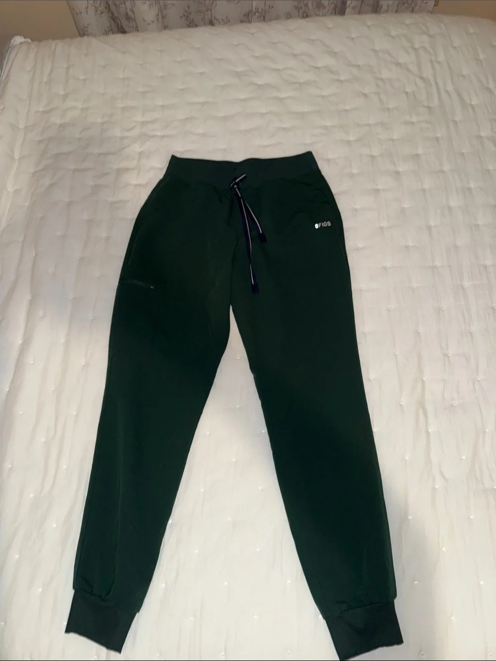 FIGS size small jogger scrub bottom